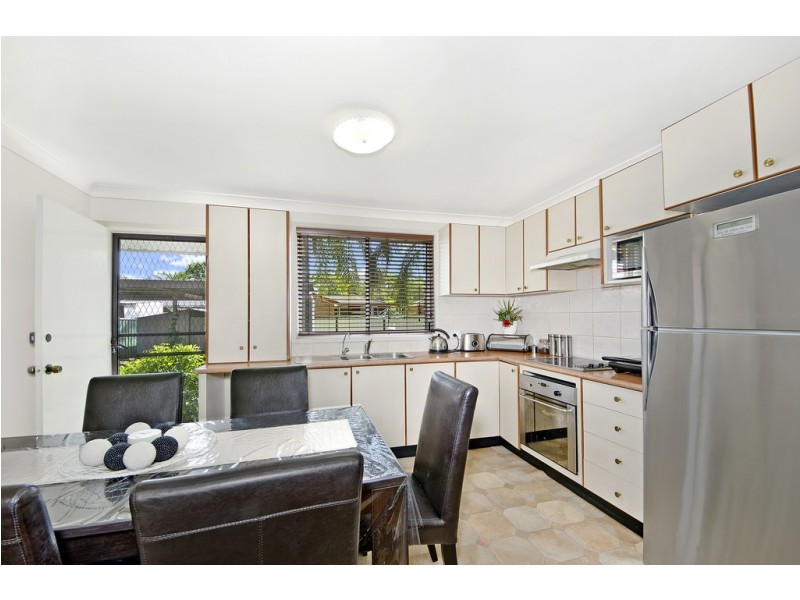 9 Comberford Close, Prairiewood NSW 2176