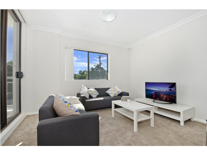 2/84 Tasman Parade, Fairfield West NSW 2165