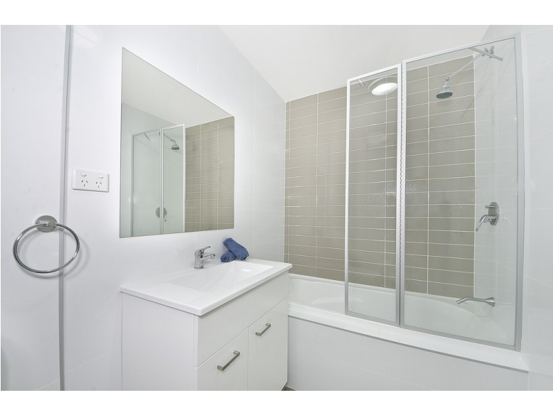 2/84 Tasman Parade, Fairfield West NSW 2165