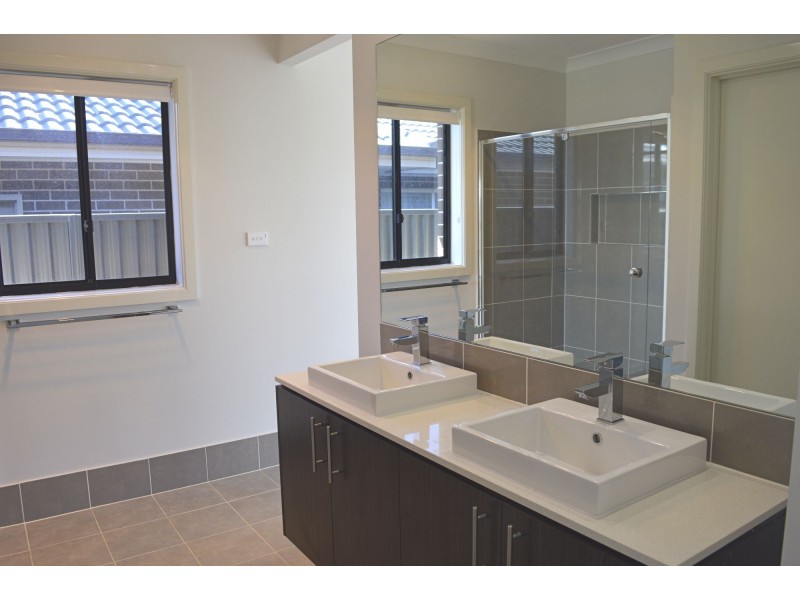 44 Skaife Street, Oran Park NSW 2570