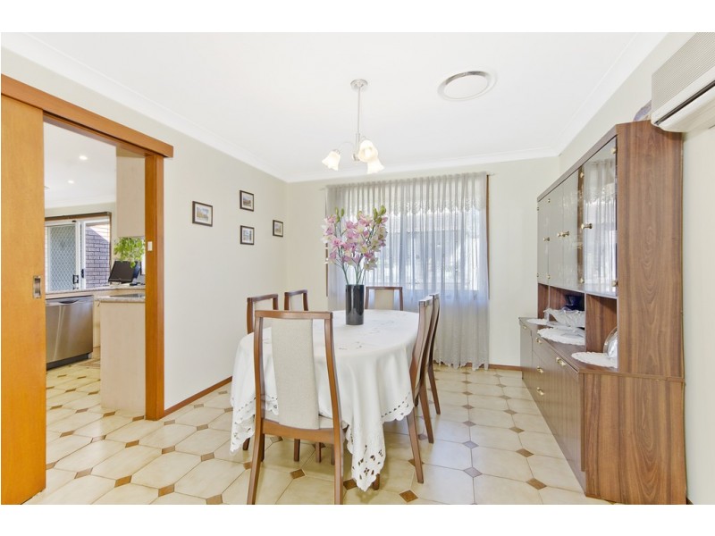 7 Sherritt Place, Prairiewood NSW 2176