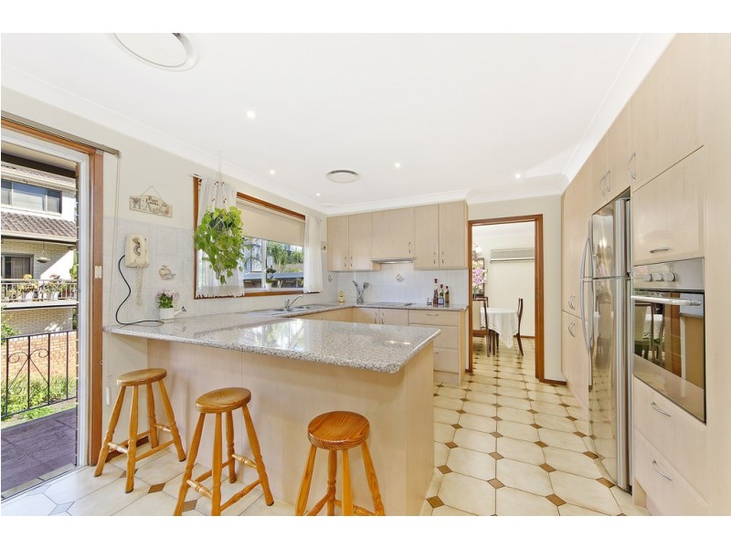 7 Sherritt Place, Prairiewood NSW 2176