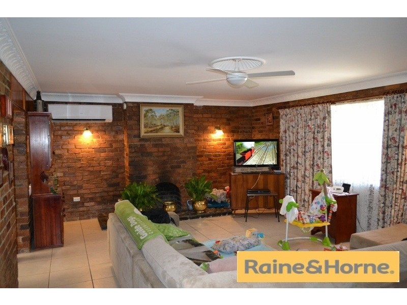 136 Station Road, Burpengary QLD 4505