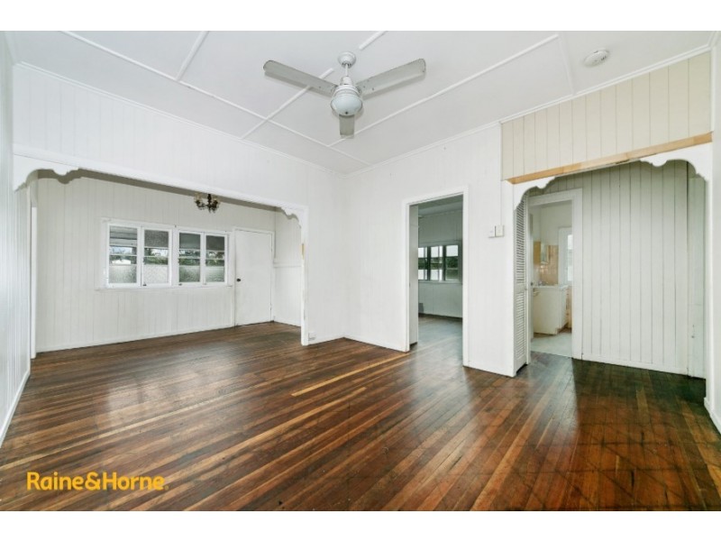 7 BOARDMAN STREET, Kallangur QLD 4503