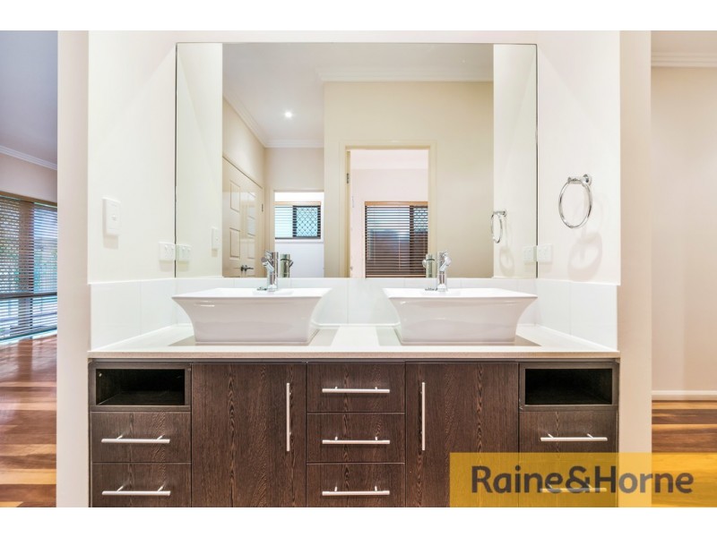35 Lookout Place, Narangba QLD 4504