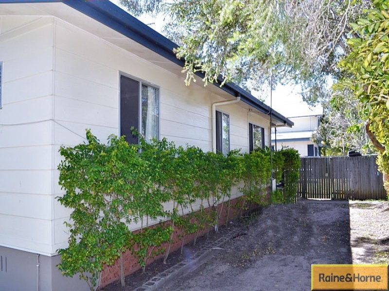 1 Simmons St, Caboolture QLD 4510