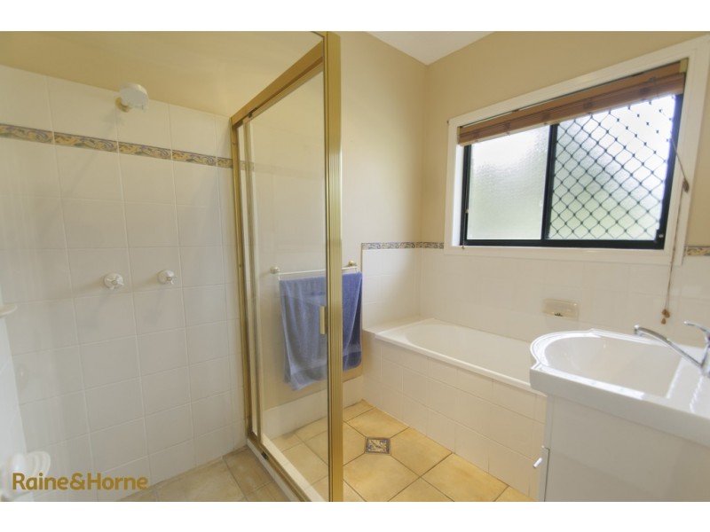 2-6 SAUVIGNON DRIVE, Morayfield QLD 4506