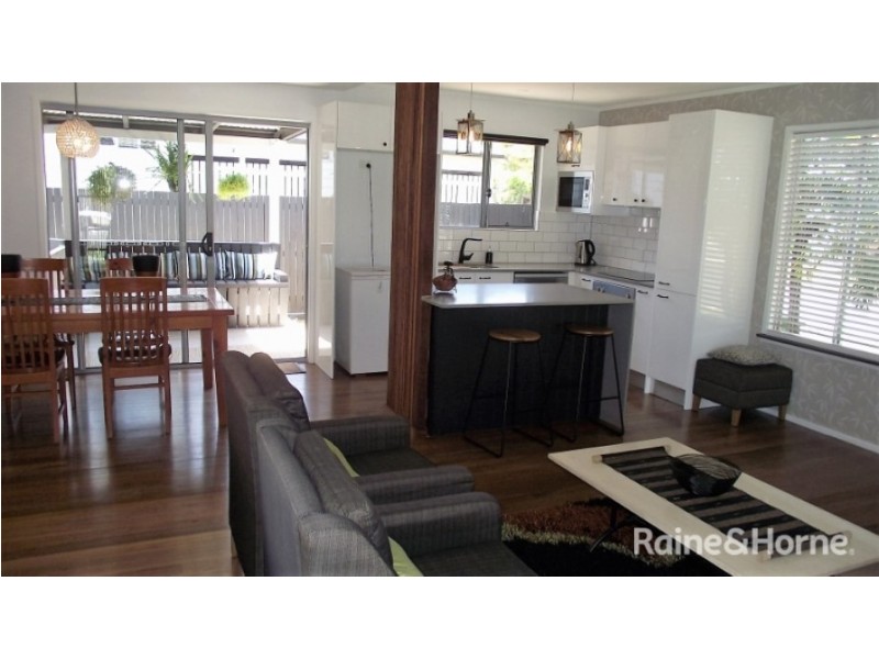 106 Eversleigh Rd, Scarborough QLD 4020