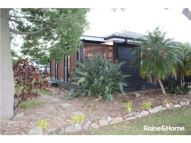 106 Eversleigh Rd, Scarborough QLD 4020
