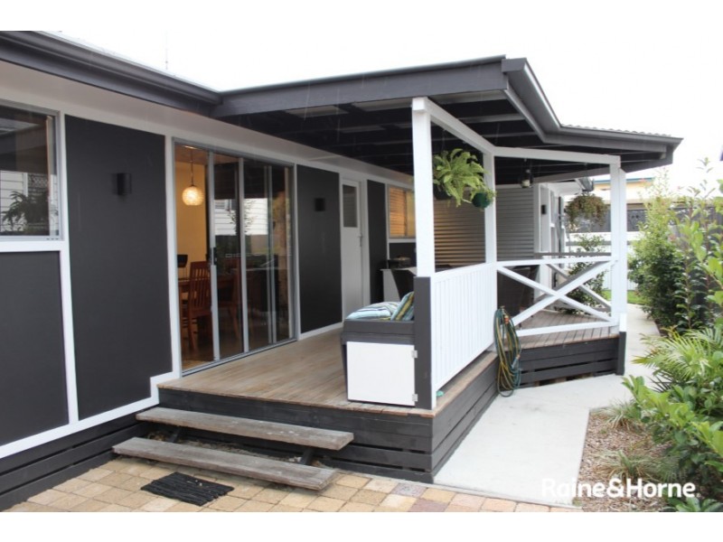 106 Eversleigh Rd, Scarborough QLD 4020