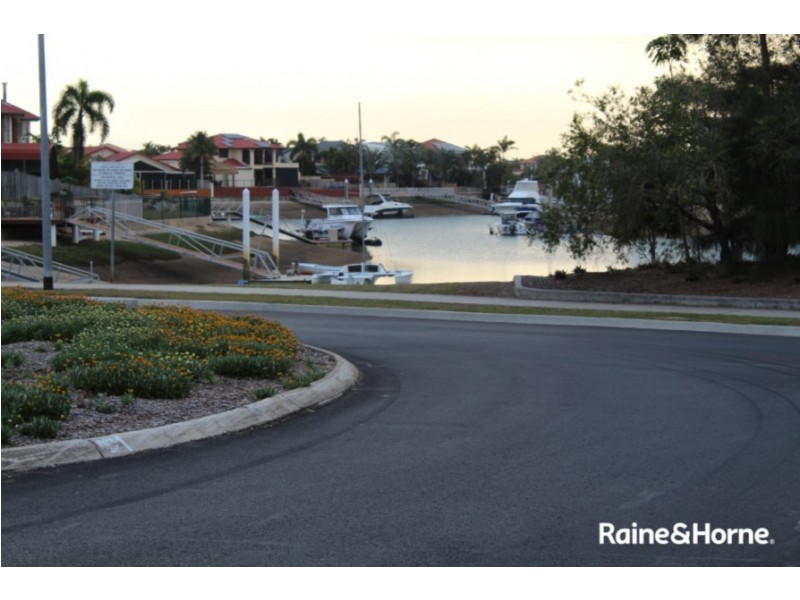 106 Eversleigh Rd, Scarborough QLD 4020