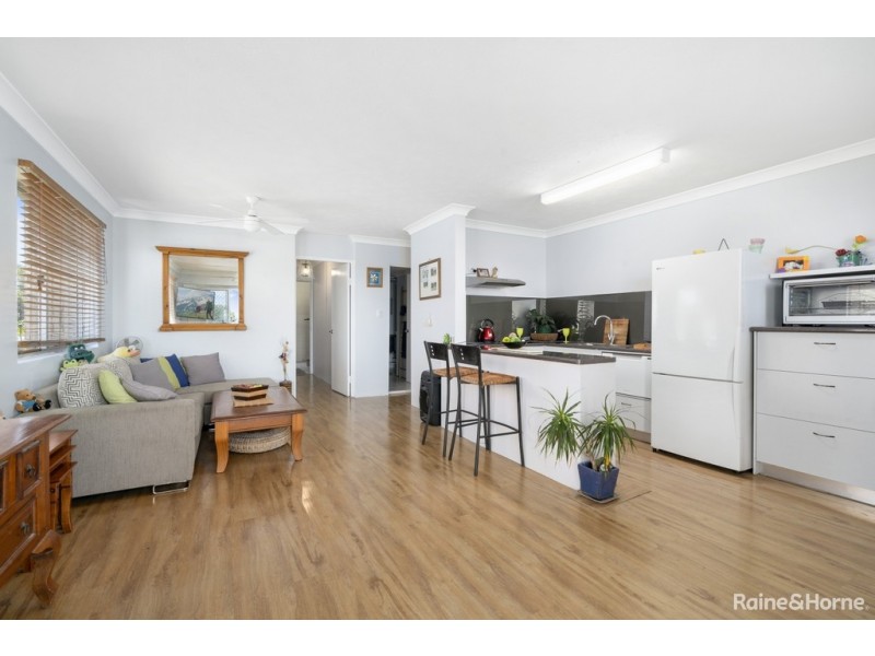 1/102 Hornibrook Esplanade, Clontarf QLD 4019