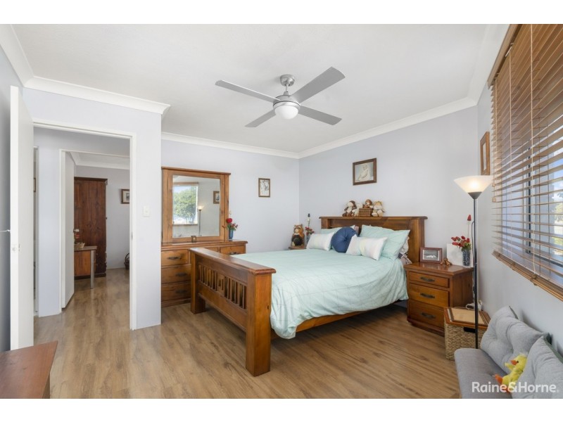 1/102 Hornibrook Esplanade, Clontarf QLD 4019