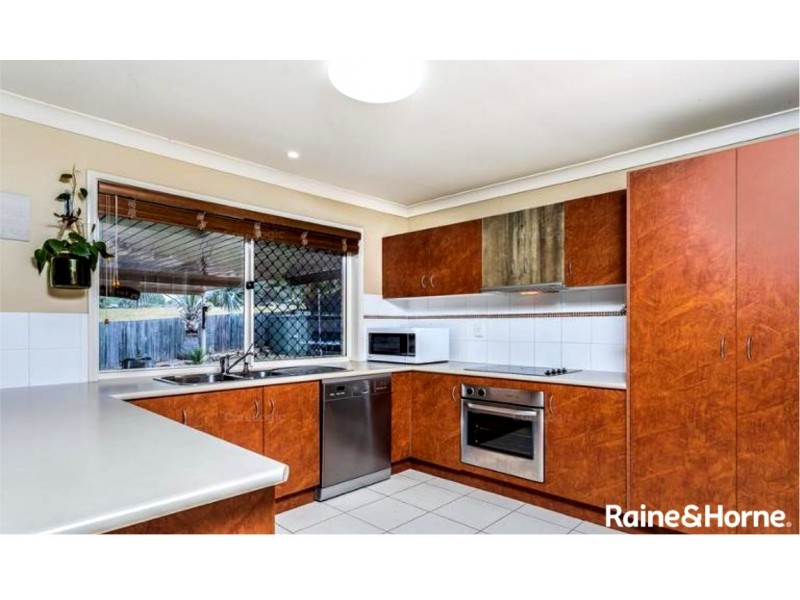 44 BUTTERFLY DRIVE, Kallangur QLD 4503