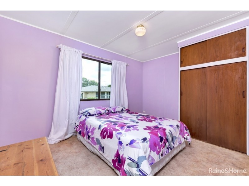 16 CORONATION AVENUE, Beachmere QLD 4510