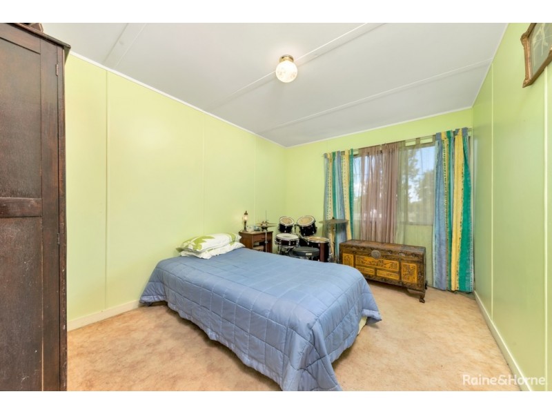 16 CORONATION AVENUE, Beachmere QLD 4510