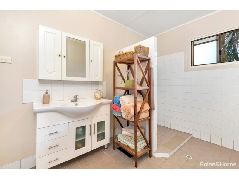 16 CORONATION AVENUE, Beachmere QLD 4510