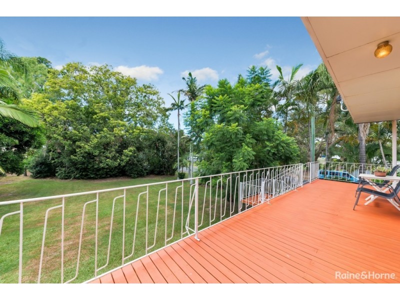 16 CORONATION AVENUE, Beachmere QLD 4510