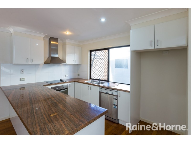 6 12 GEORGINA STREET, Woody Point QLD 4019