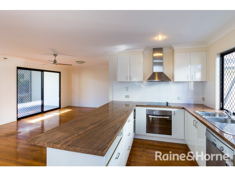 6 12 GEORGINA STREET, Woody Point QLD 4019