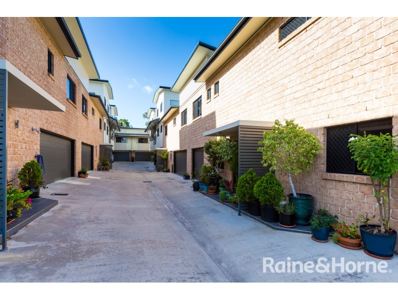 6 12 GEORGINA STREET, Woody Point QLD 4019