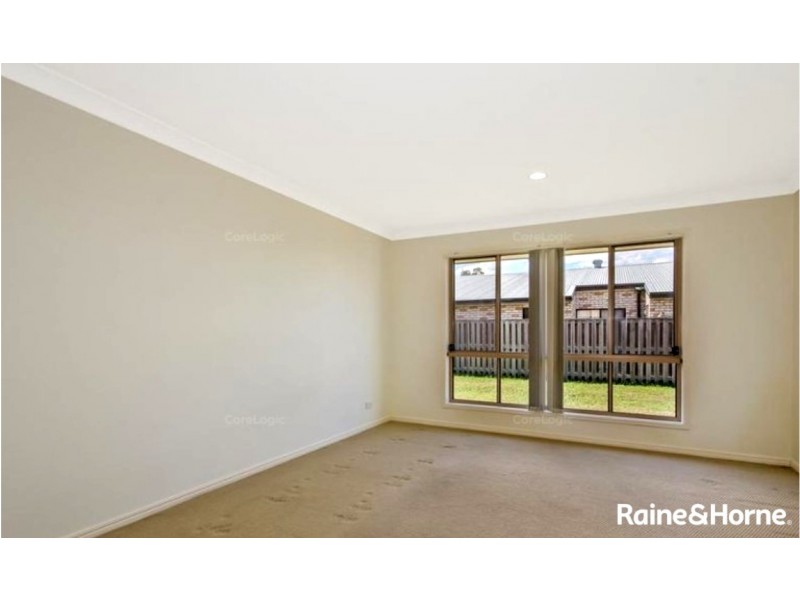 5 Dear Place, Bellmere QLD 4510