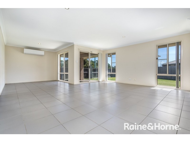 10 HIGHSIDE COURT, Morayfield QLD 4506