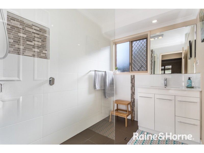 4 DUFAY COURT, Burpengary QLD 4505