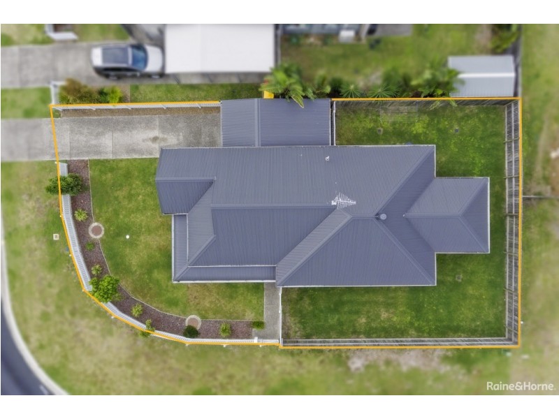 28 GRICE CRESCENT, Ningi QLD 4511