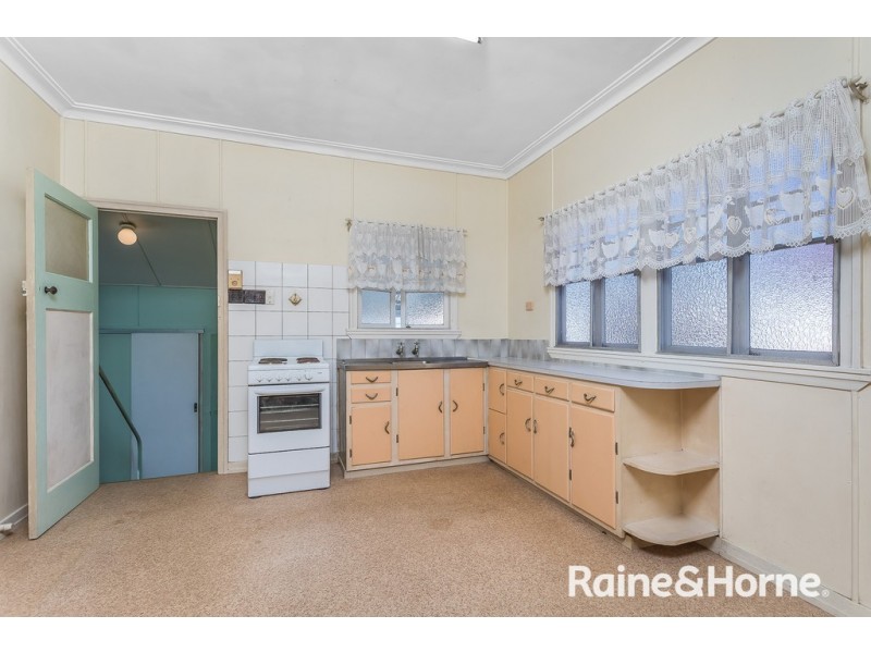 6 LAURA STREET, Clontarf QLD 4019