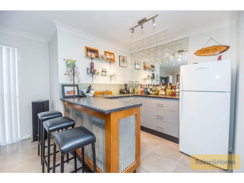 2 Phillip St, Beachmere QLD 4510