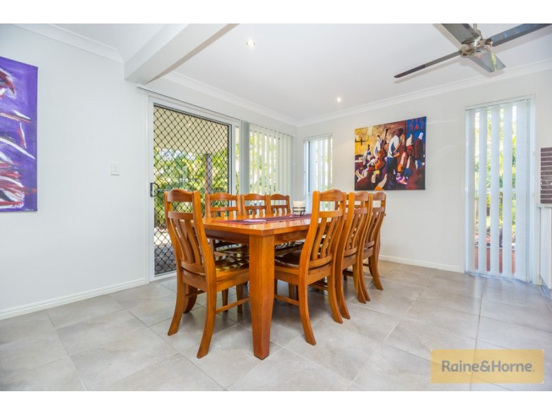 2 Phillip St, Beachmere QLD 4510