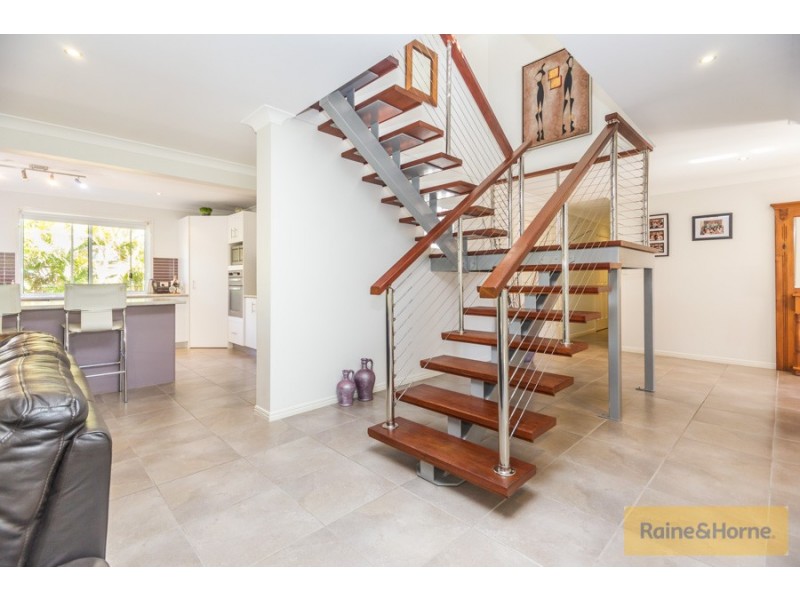2 Phillip St, Beachmere QLD 4510