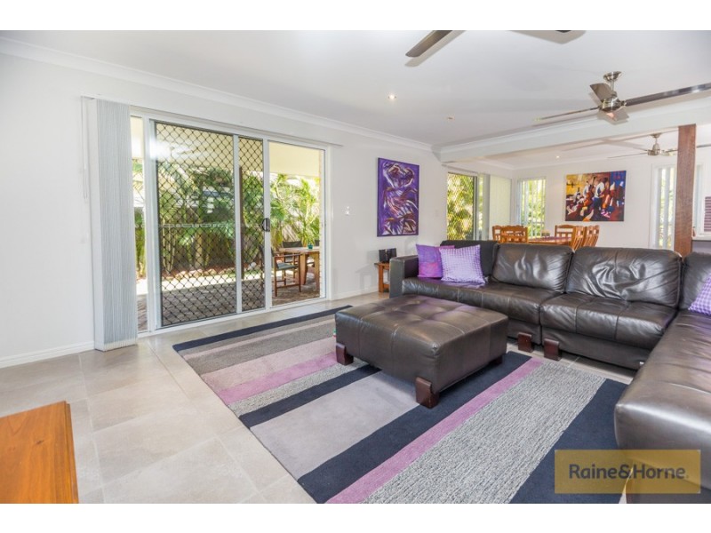 2 Phillip St, Beachmere QLD 4510
