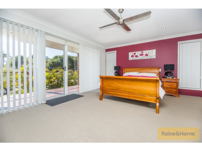 2 Phillip St, Beachmere QLD 4510