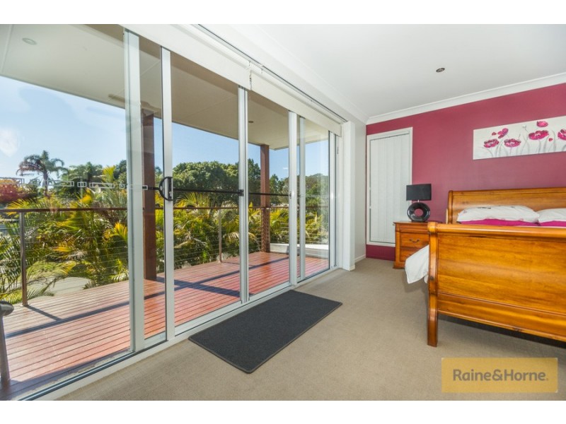 2 Phillip St, Beachmere QLD 4510
