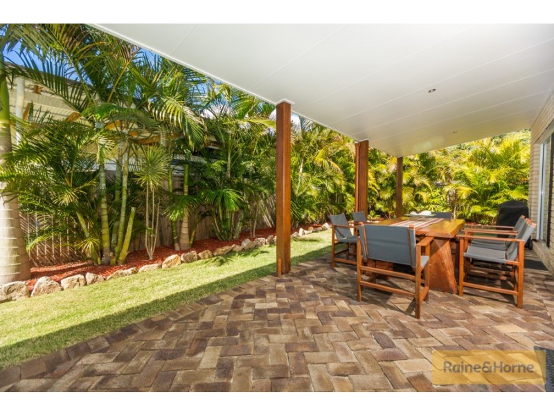 2 Phillip St, Beachmere QLD 4510