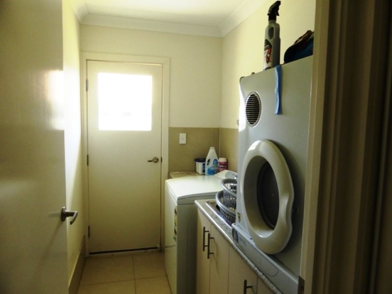 22 Central Lakes Dr, Caboolture QLD 4510