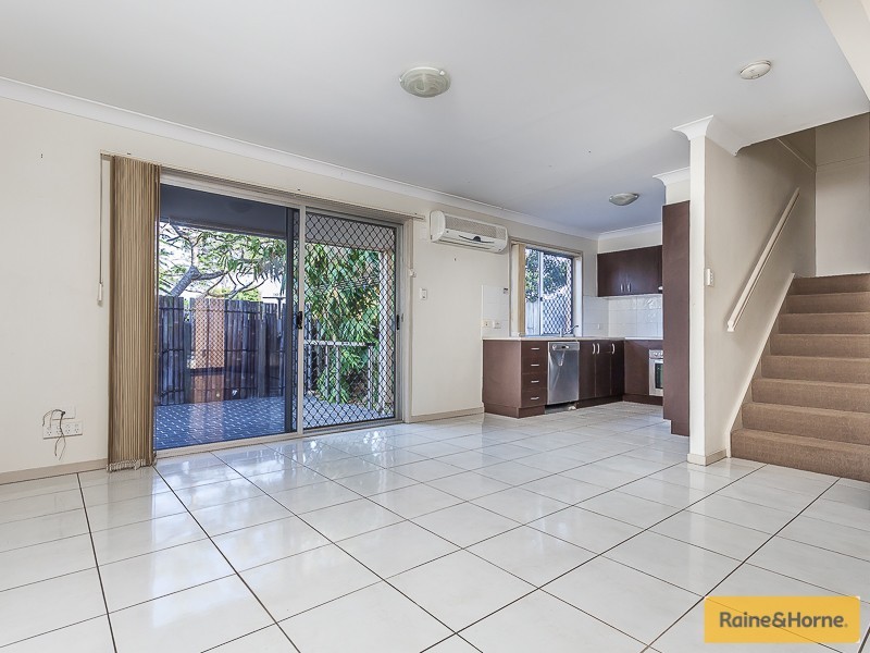 2/2 Station Rd, Burpengary QLD 4505