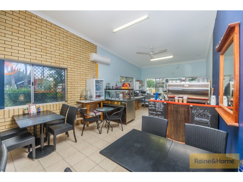 1/5 Biggs Avenue, Beachmere QLD 4510