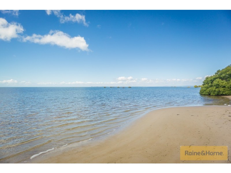 1/5 Biggs Avenue, Beachmere QLD 4510