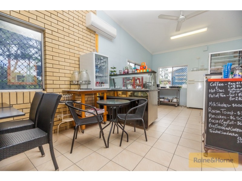 1/5 Biggs Avenue, Beachmere QLD 4510