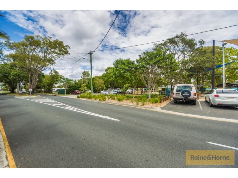 1/5 Biggs Avenue, Beachmere QLD 4510
