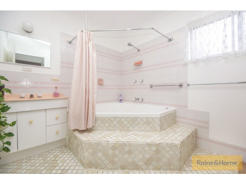 118 Bellay Road, Beachmere QLD 4510