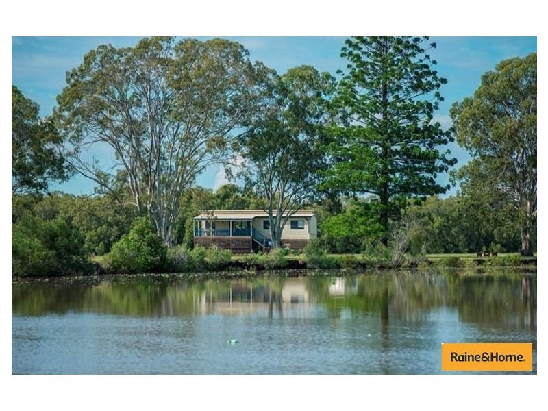417 Beachmere Road, Beachmere QLD 4510