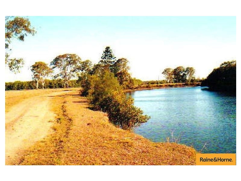 417 Beachmere Road, Beachmere QLD 4510