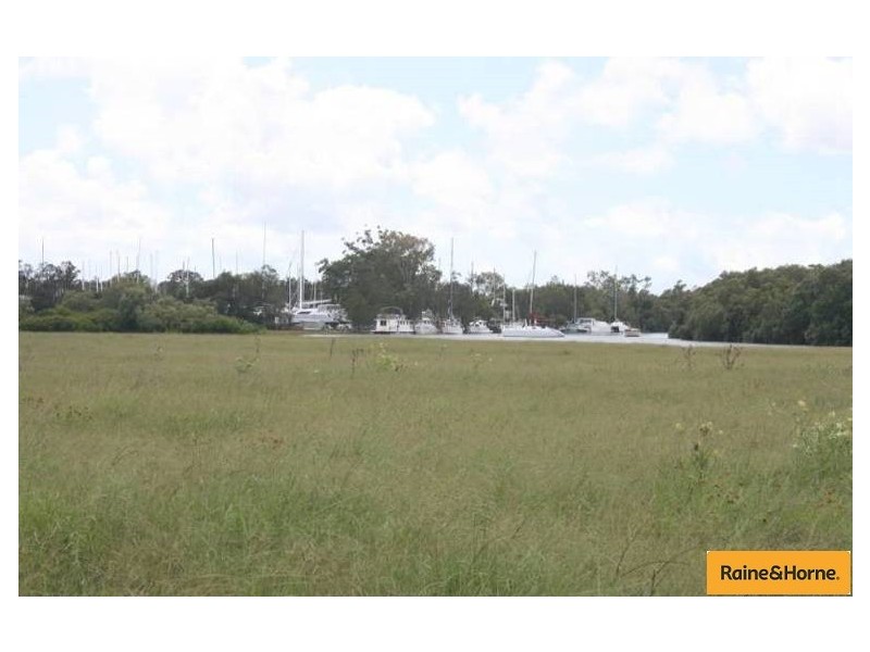 417 Beachmere Road, Beachmere QLD 4510