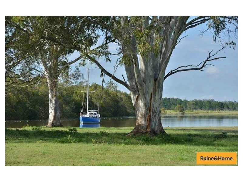 417 Beachmere Road, Beachmere QLD 4510