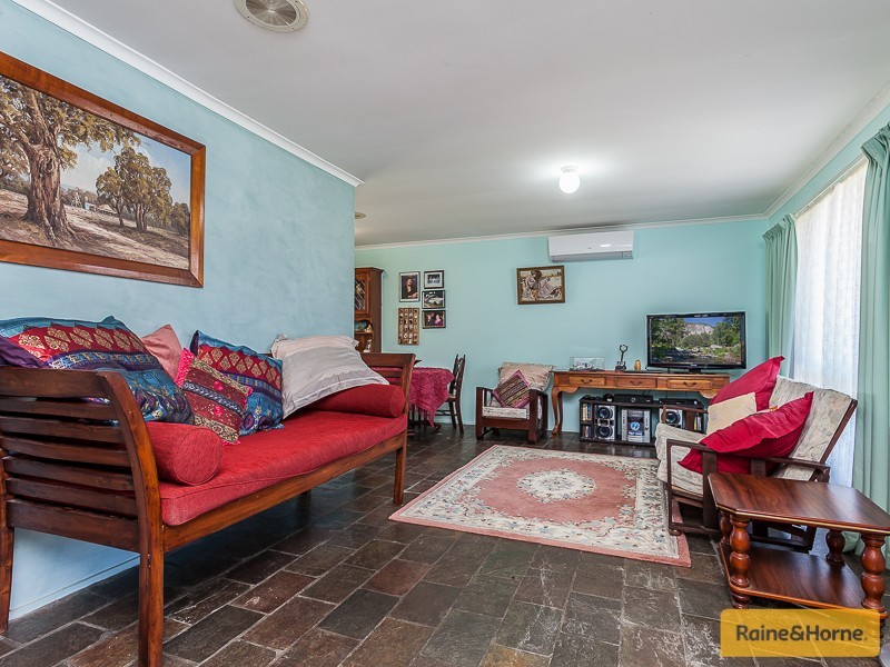 12 Deanne Court, Caboolture South QLD 4510