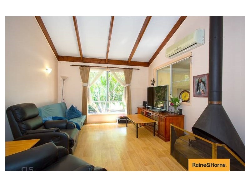 2 Dwyer Street, Beachmere QLD 4510